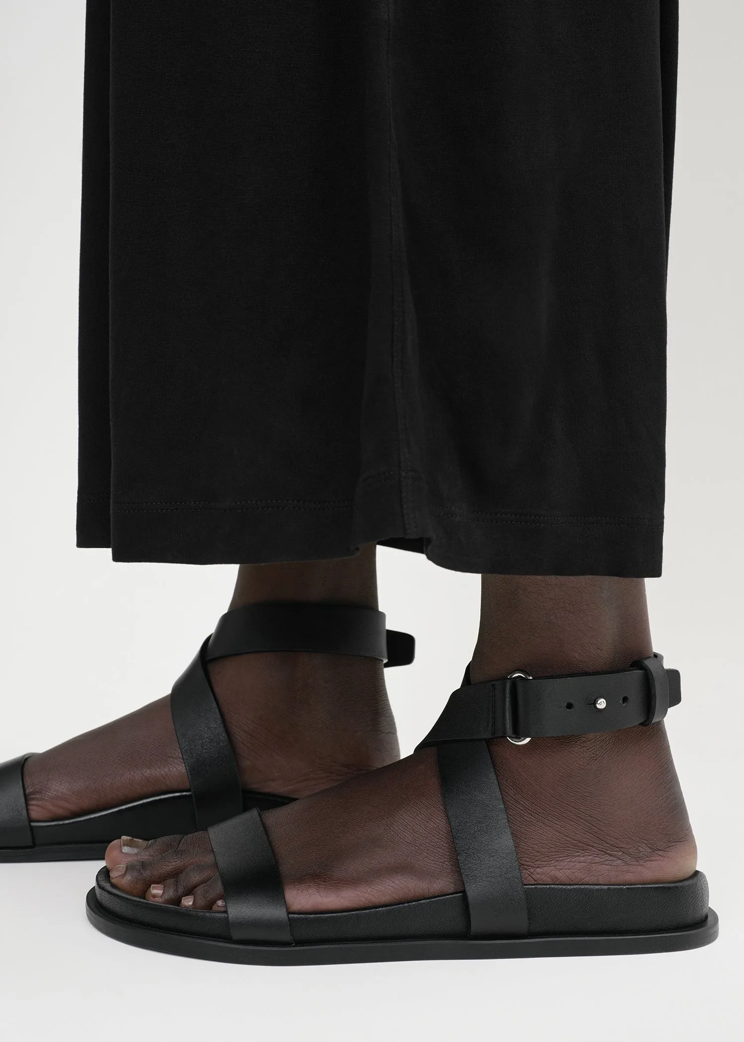 The Leather Chunky Sandal black